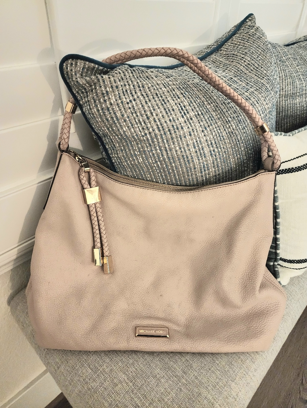 Michael Kors Pebbled Leather Shoulder Bag in Blush Pink - Picture 9 of 16
